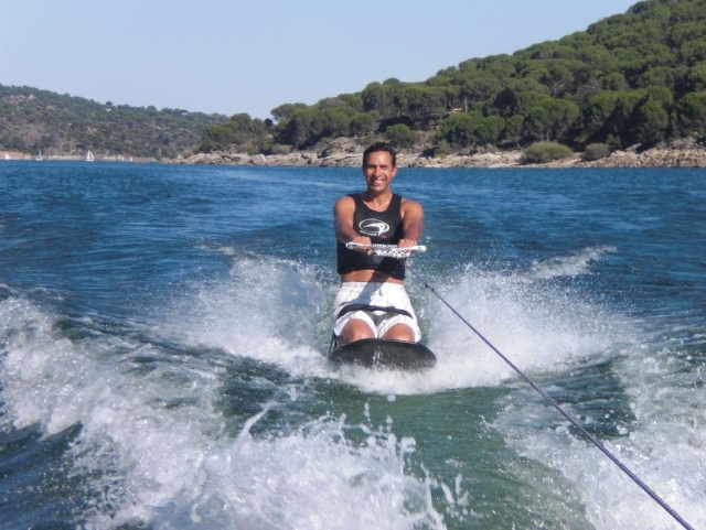 Kneeboard de frente al barco